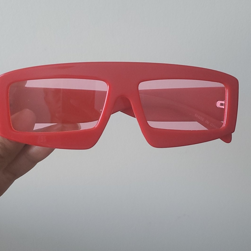 Retro rectangular red fashion shades